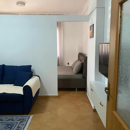 Brryli Ap * Tirana